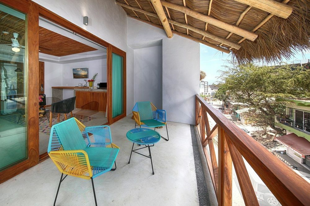 Casa Pepe Otel Sayulita Dış mekan fotoğraf Balcony of a suite at the hotel